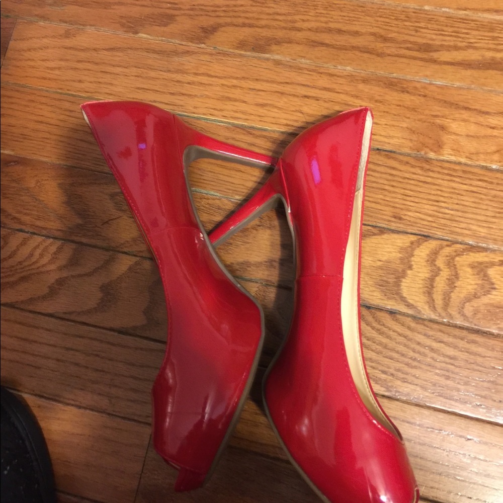 Liz Claiborne peep toe heels 9